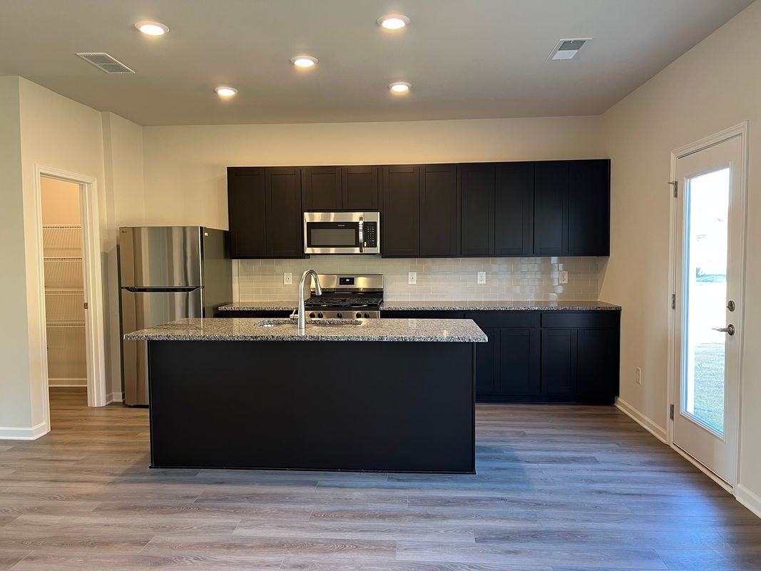 104 Wildflower Cir - Photo 5 of 19