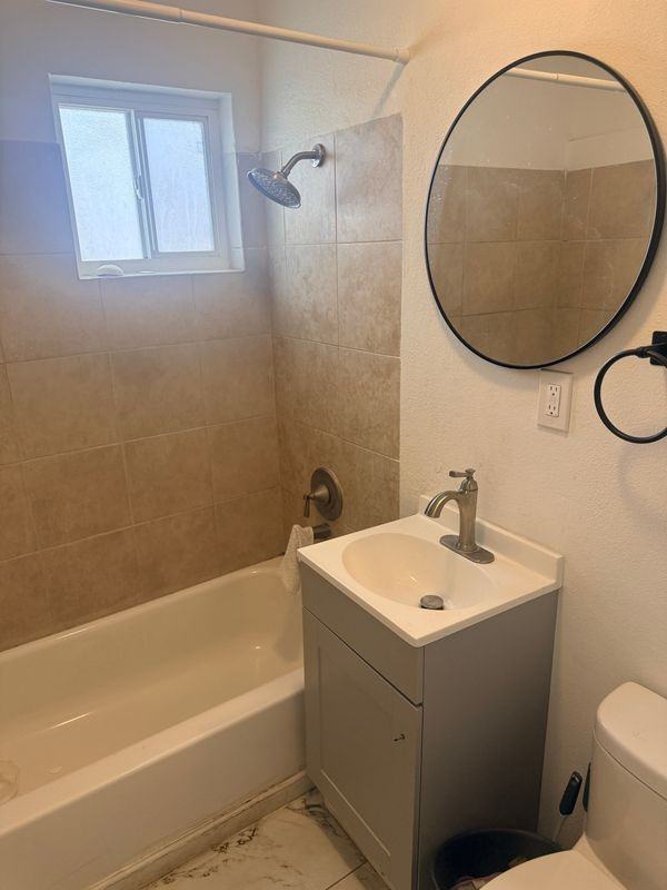 2907 N I St - Photo 5 of 11