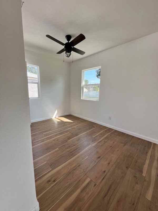 2907 N I St - Photo 7 of 11