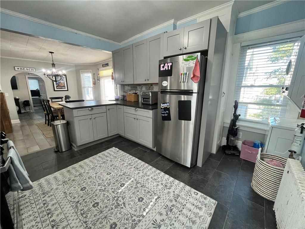 16 Vaughan Ave ##1 - Photo 5 of 32