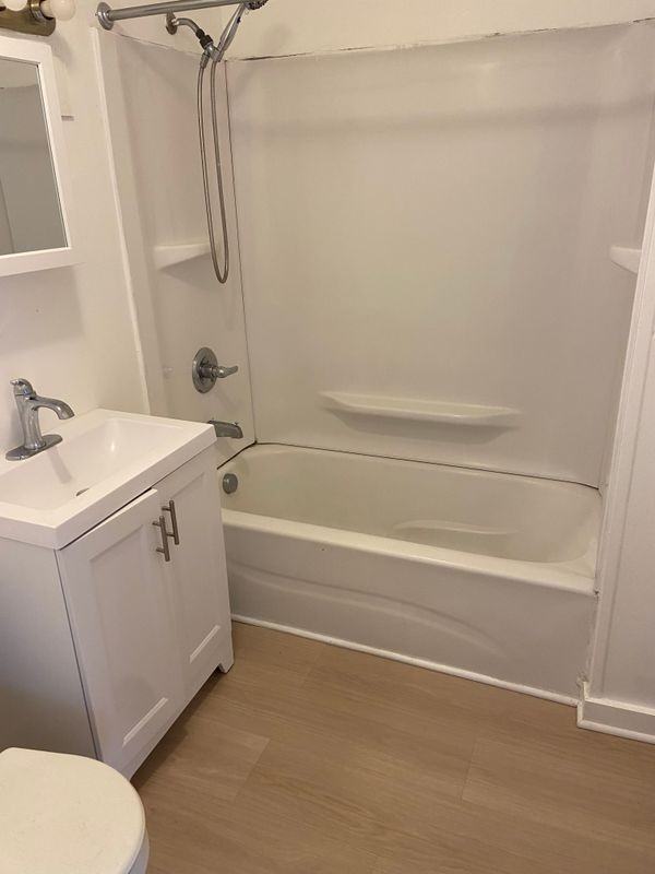 8 5th St ##8b - Photo 7 of 9