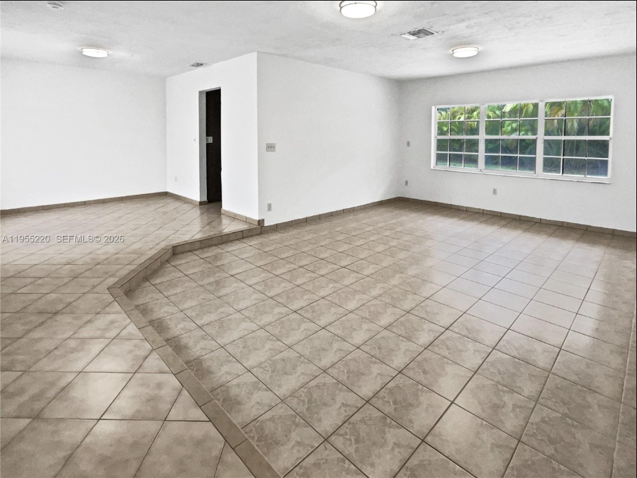 10001 Sw 99th Ave - Photo 2 of 22