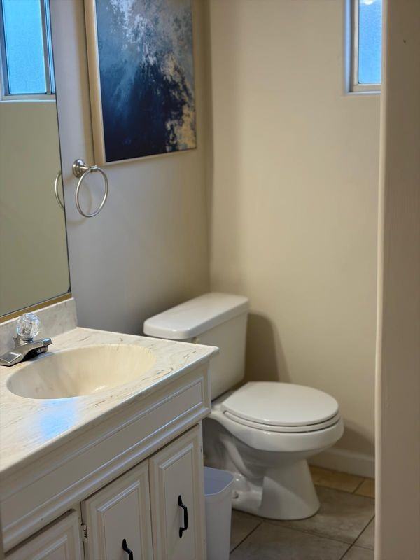 558 A St - Photo 4 of 9