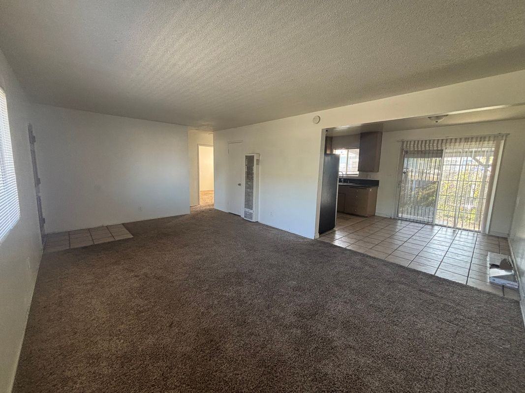 701 E Oakland Ave - Photo 2 of 10