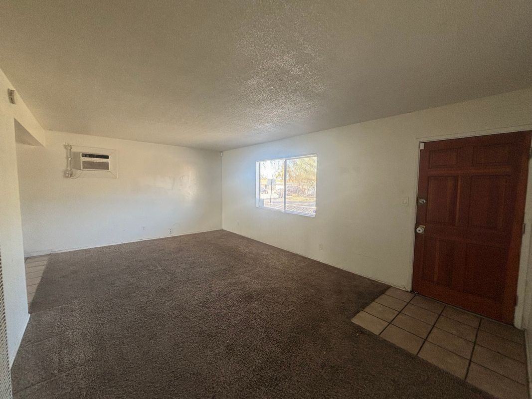 701 E Oakland Ave - Photo 3 of 10