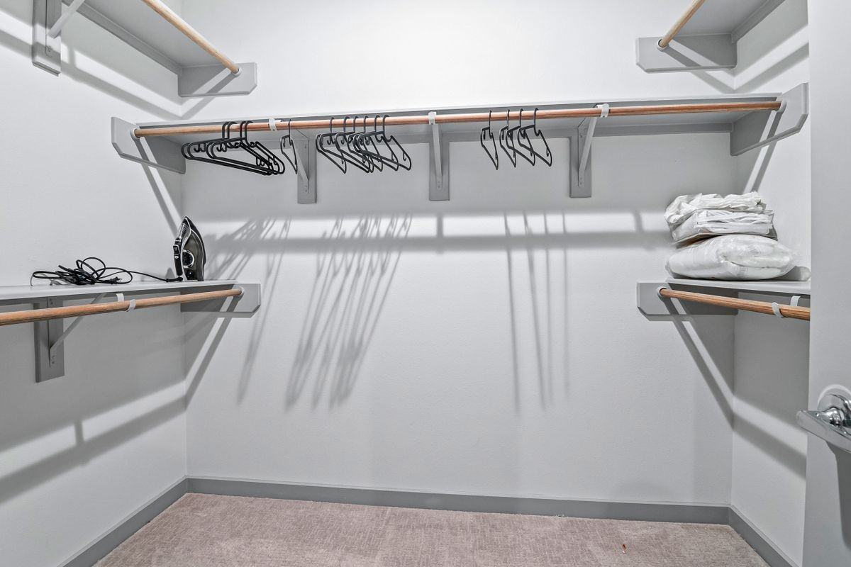 829 N Emile St - Photo 5 of 35