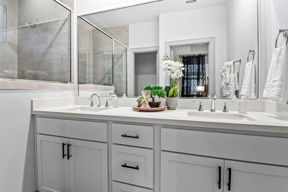 829 N Emile St - Photo 7 of 35