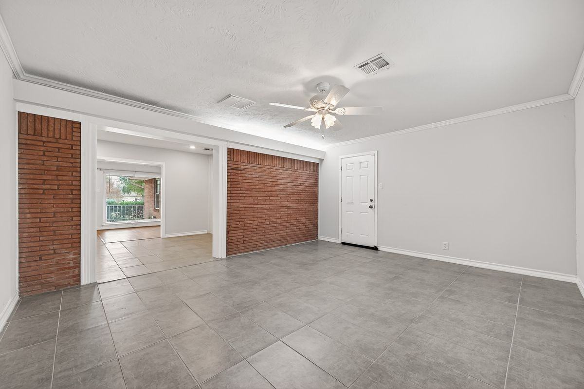 3003 Topham Cir - Photo 5 of 11