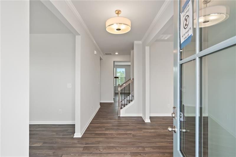 4945 Shipley Ave - Photo 4 of 40