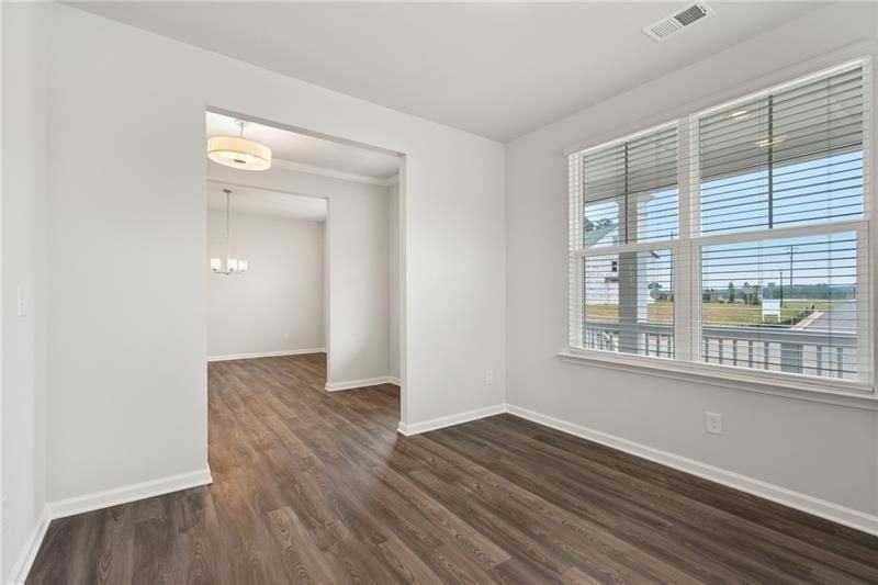 4945 Shipley Ave - Photo 6 of 40