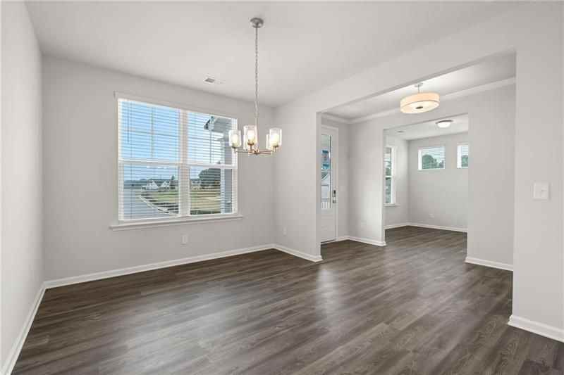 4945 Shipley Ave - Photo 7 of 40