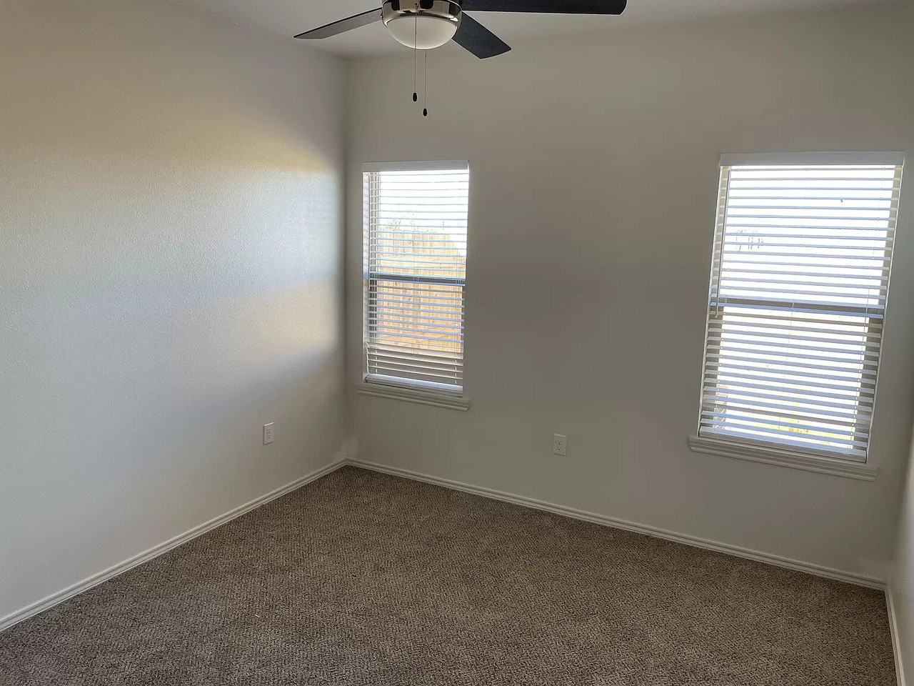 5704 Lehigh St - Photo 4 of 10