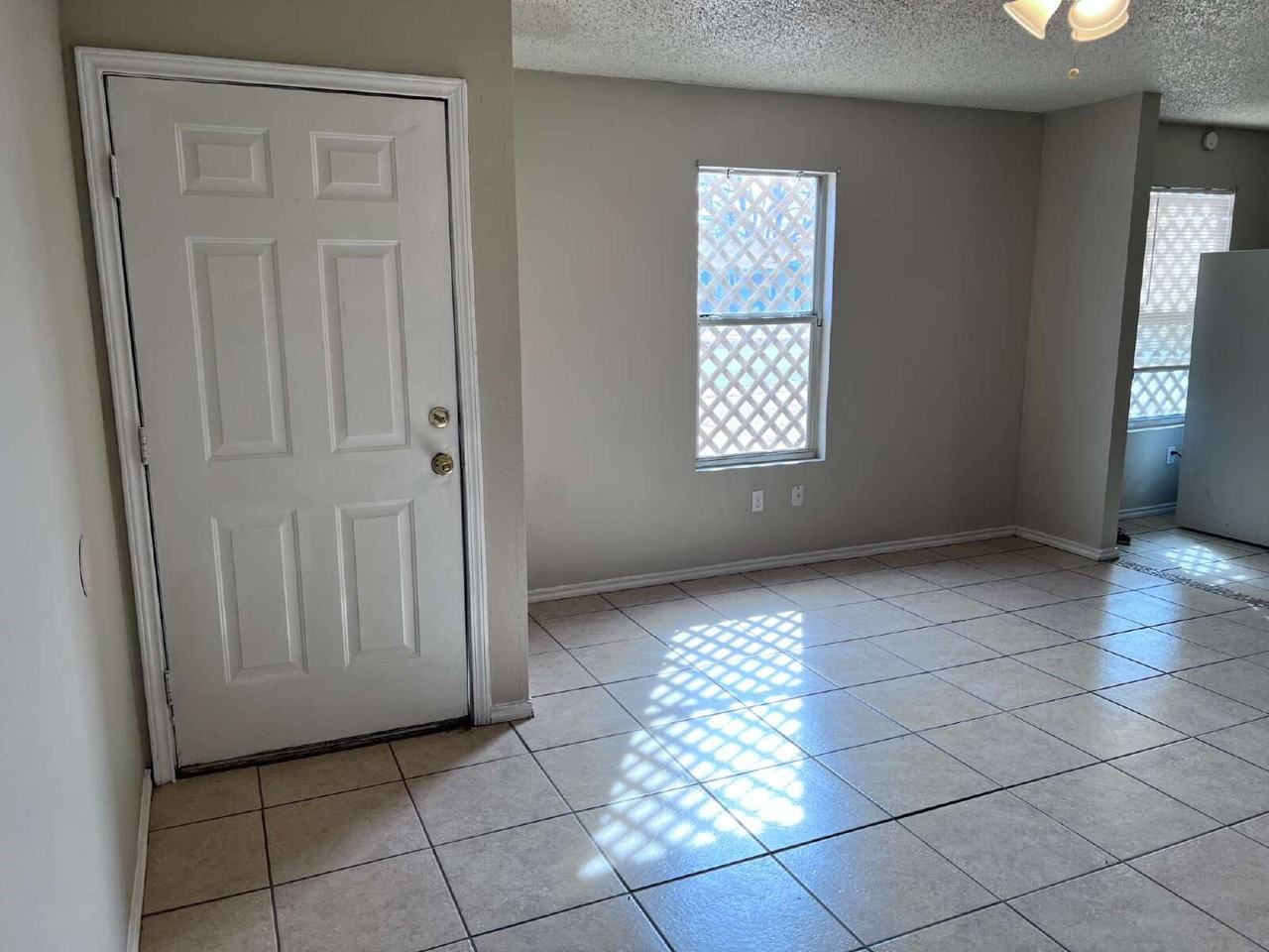 304 81st St - Photo 3 of 9