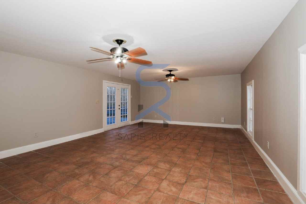 1441 Boulevard Lorraine Sw - Photo 6 of 23