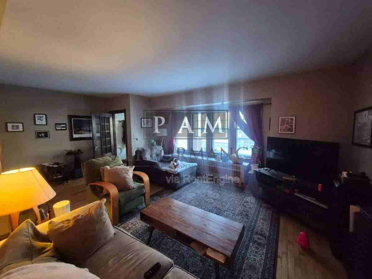 4035 N Stowell Ave - Photo 3 of 10