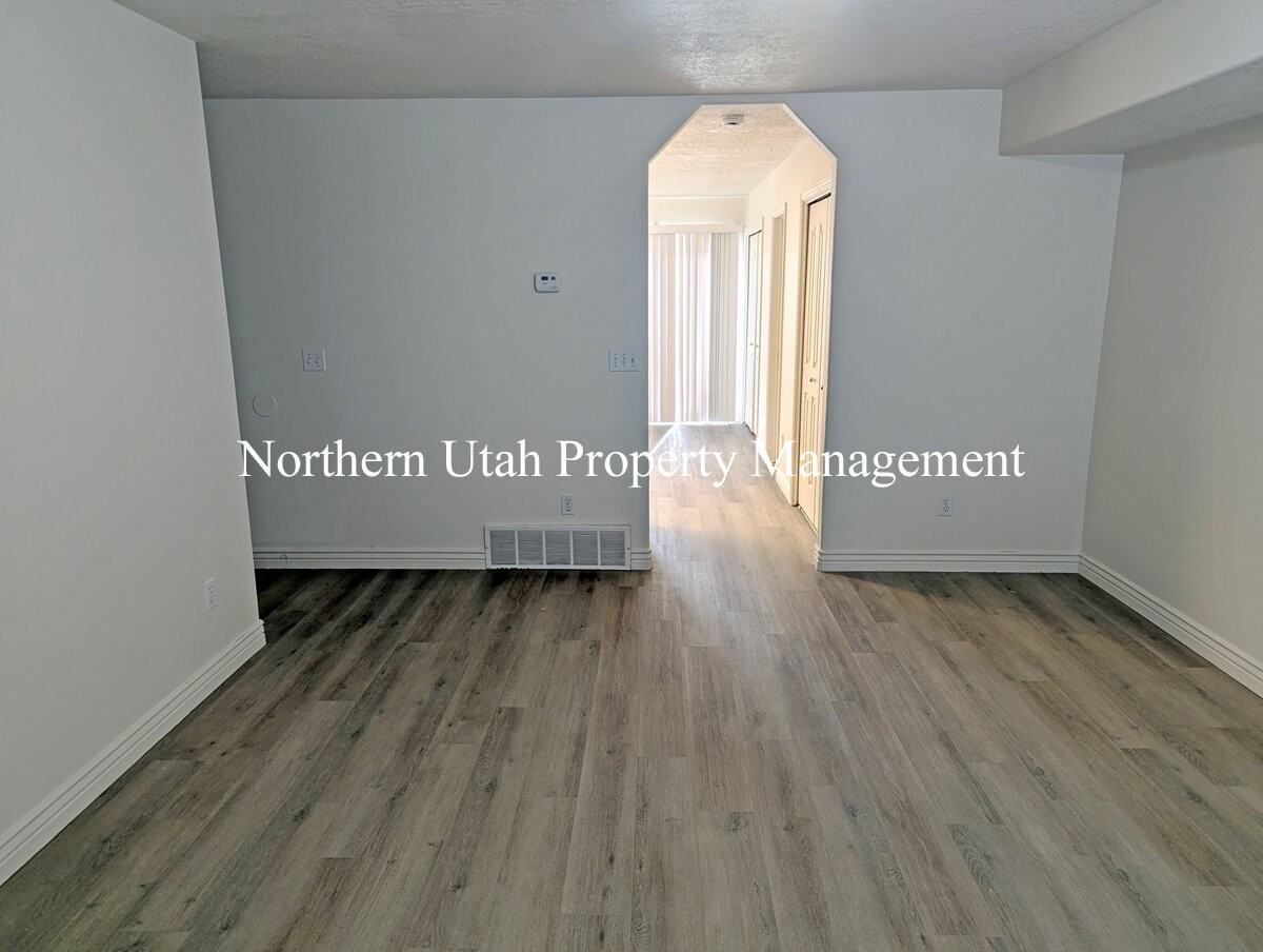 2892 N 400 E - Photo 2 of 21