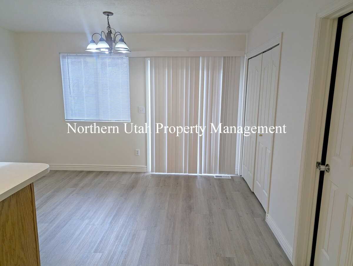 2892 N 400 E - Photo 4 of 21