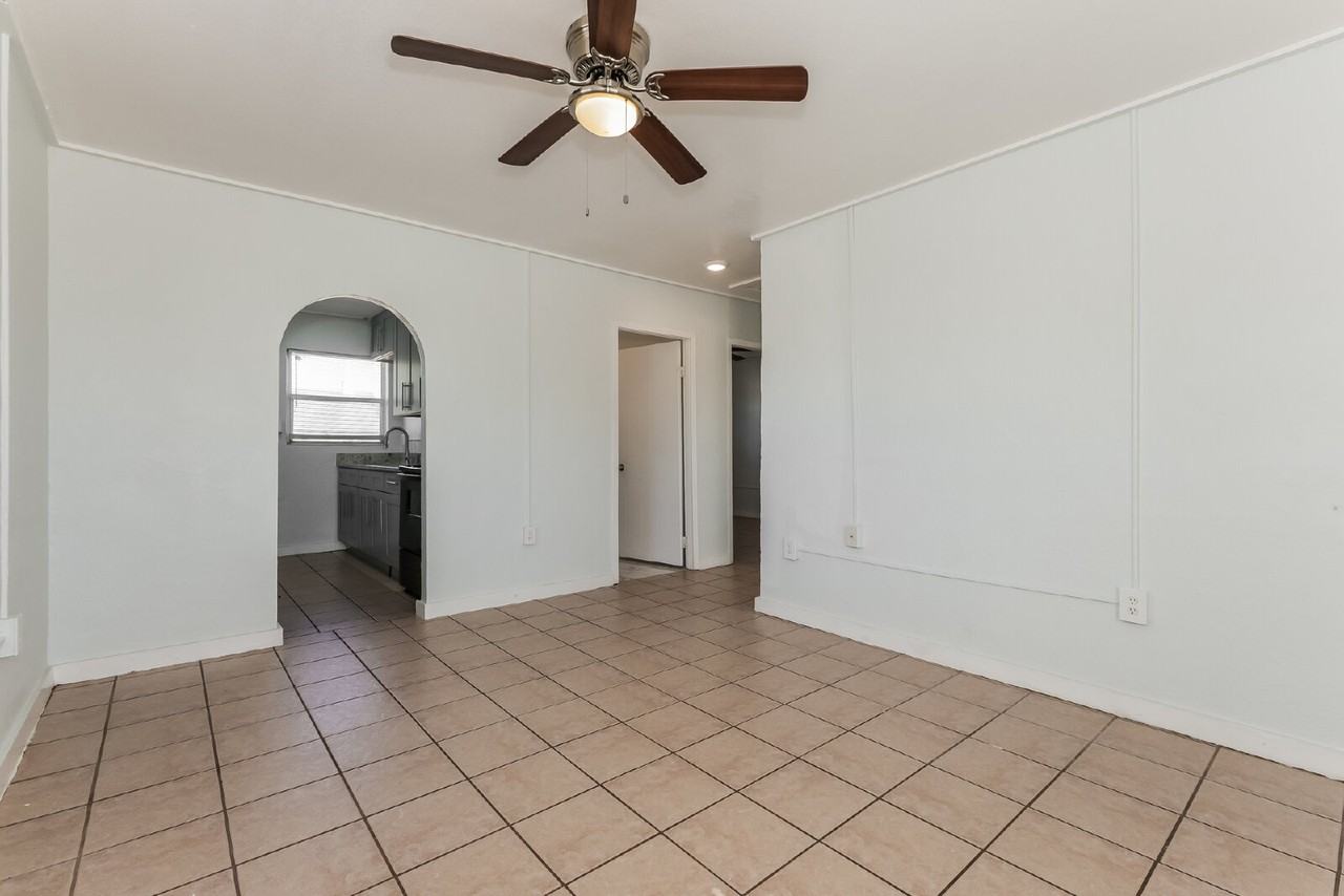 315 D St #4 - Photo 6 of 16