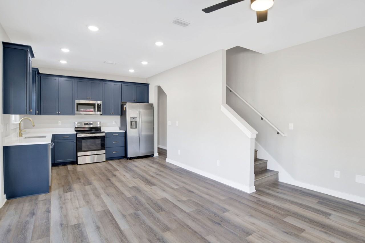 1020 N D St - Photo 2 of 24