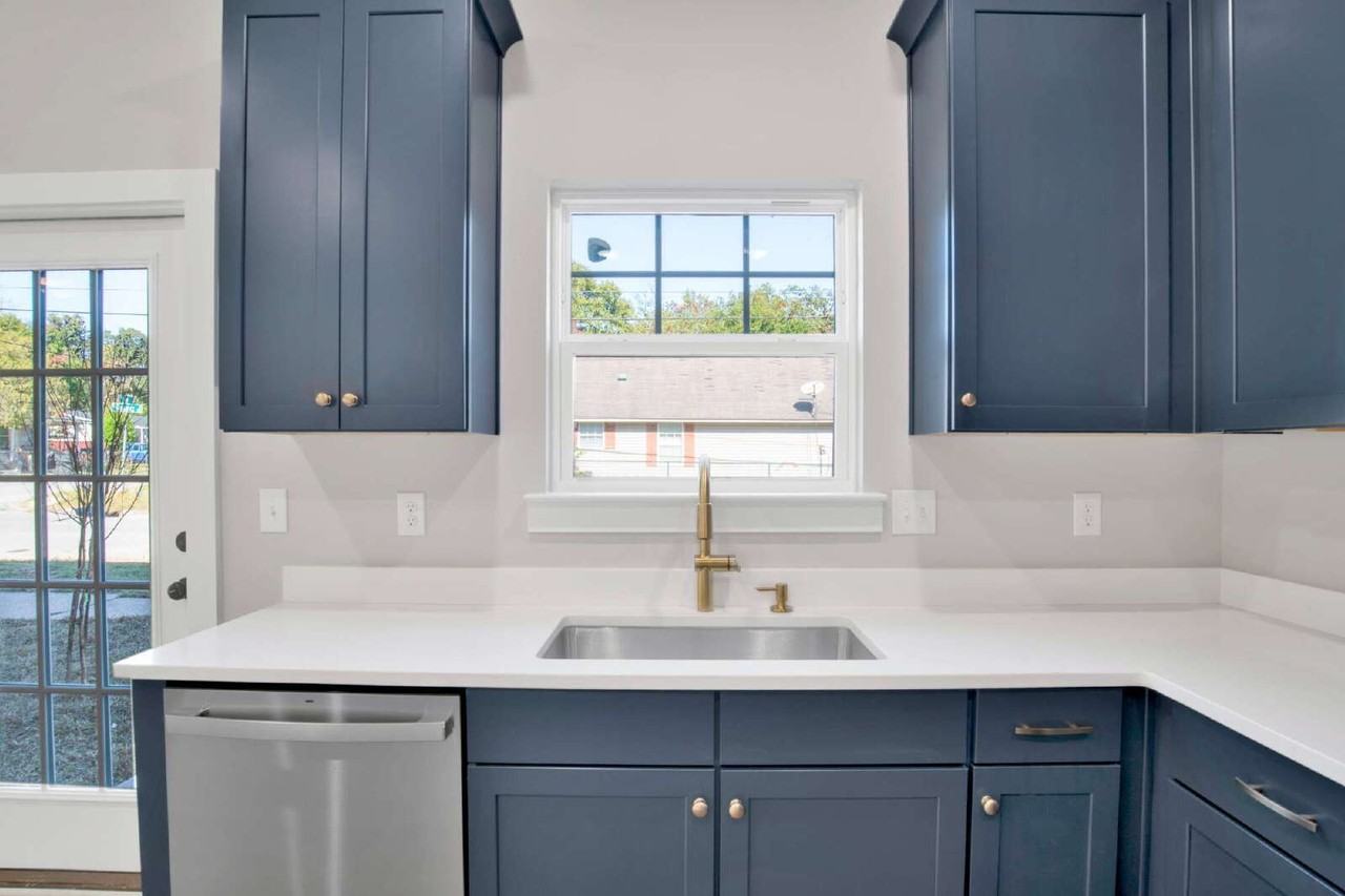 1020 N D St - Photo 5 of 24