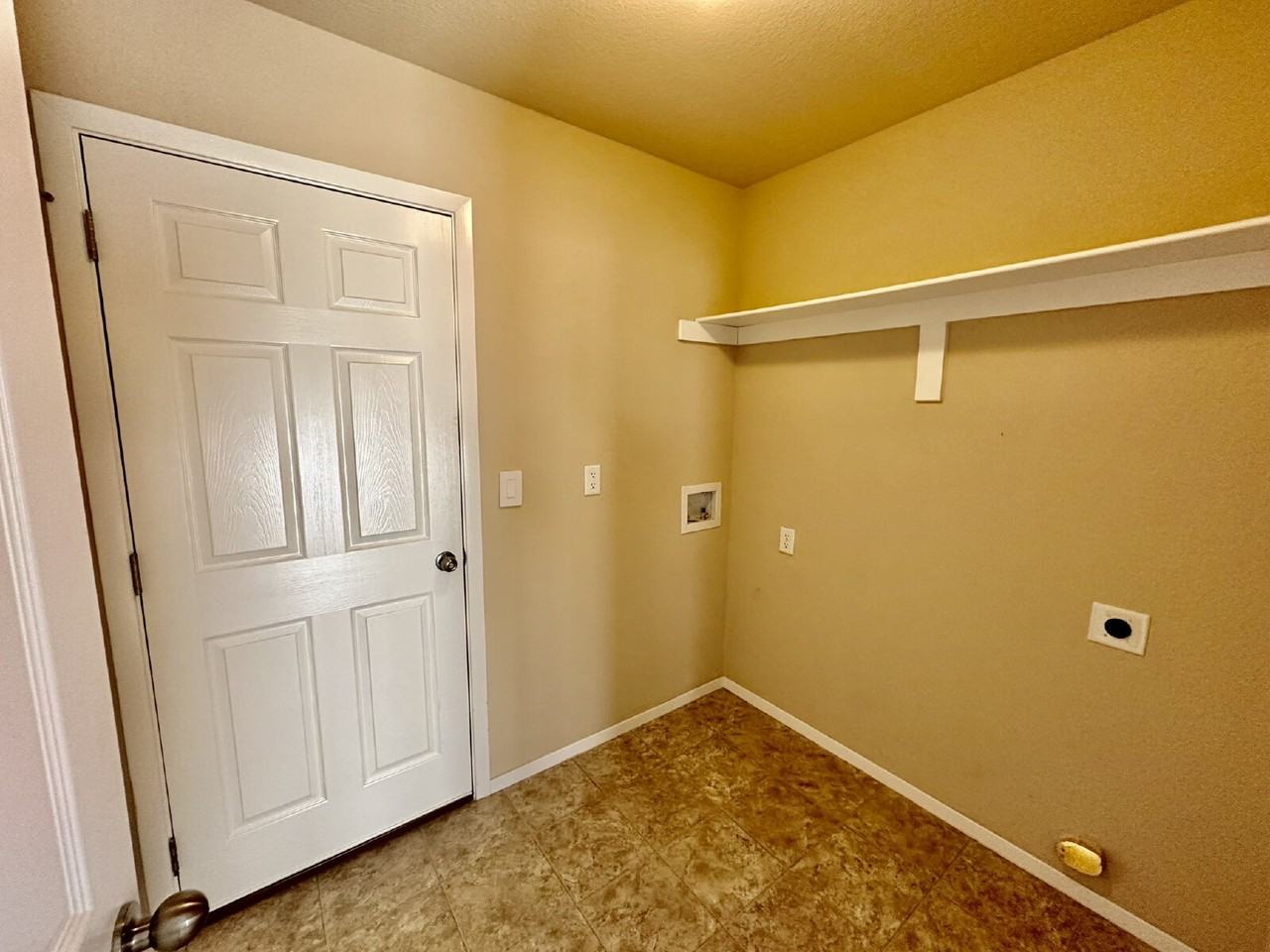 816 Nw 68th Ave - Photo 2 of 24