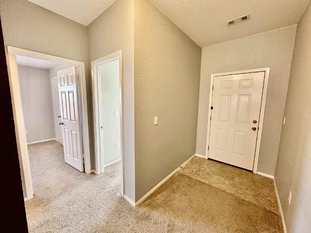 816 Nw 68th Ave - Photo 3 of 24