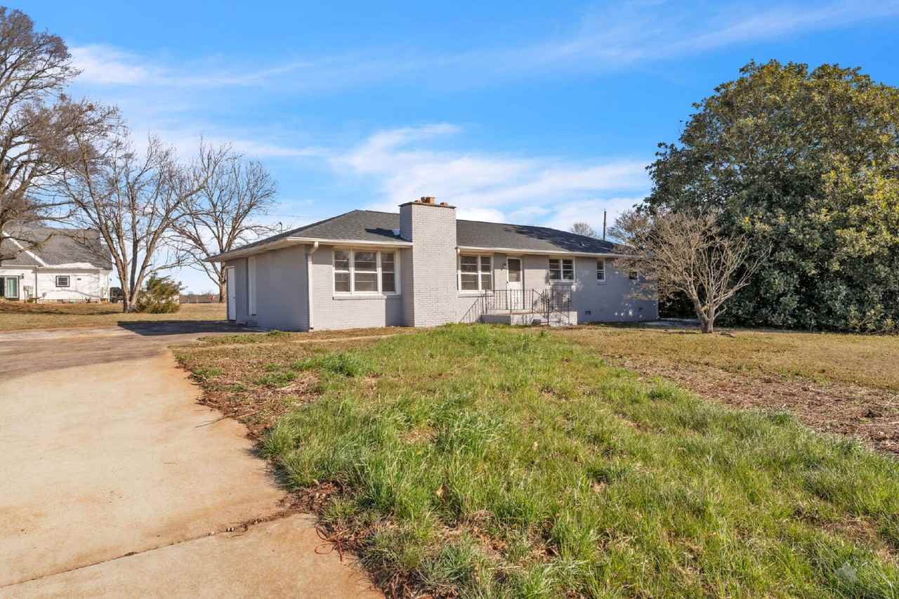 111 Rodgers Rd - Photo 2 of 27