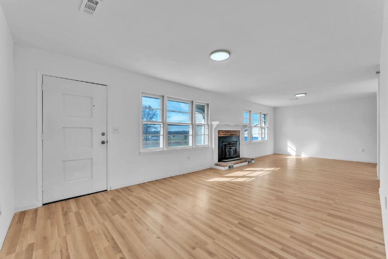 111 Rodgers Rd - Photo 3 of 27