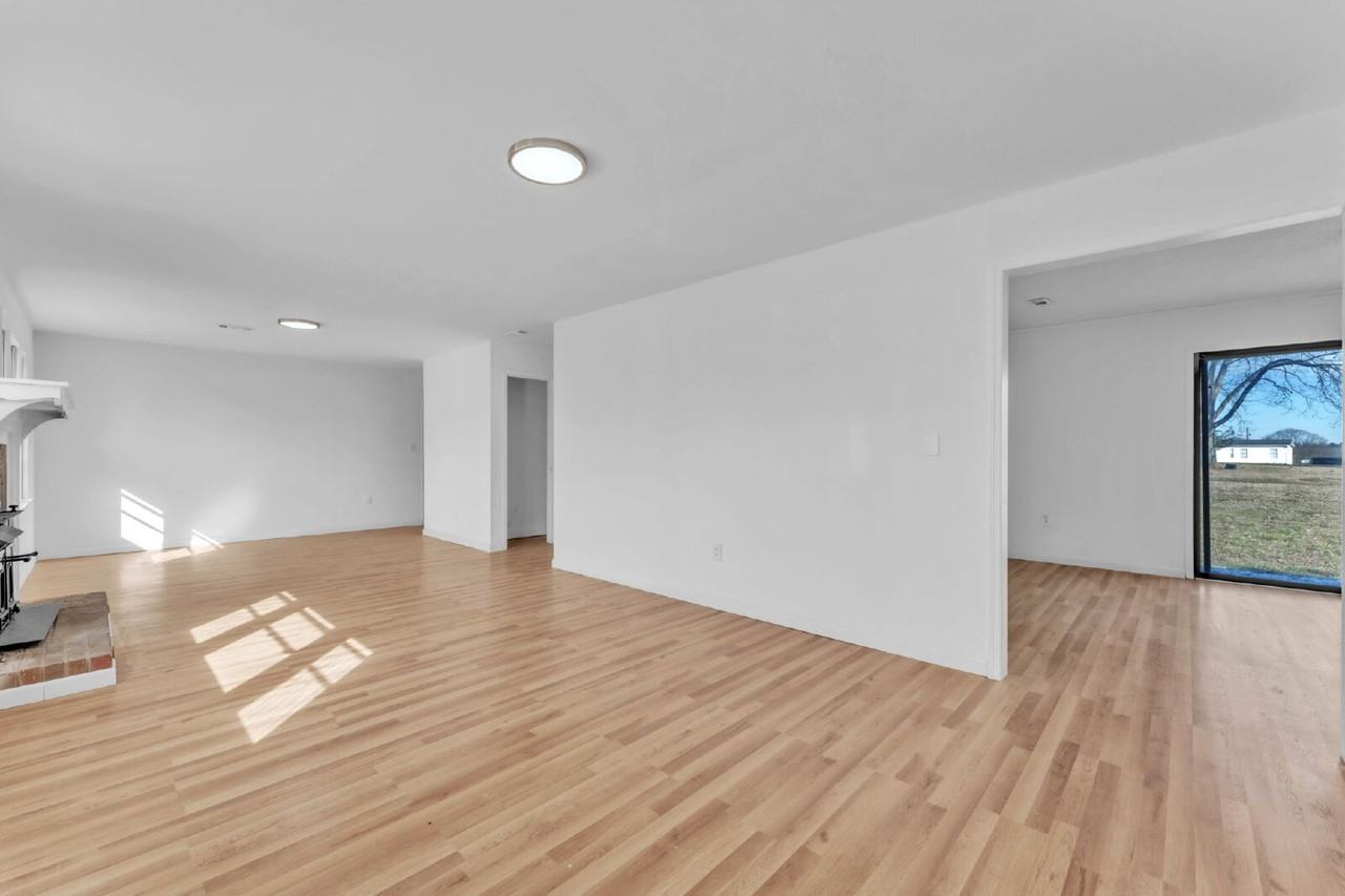 111 Rodgers Rd - Photo 5 of 27