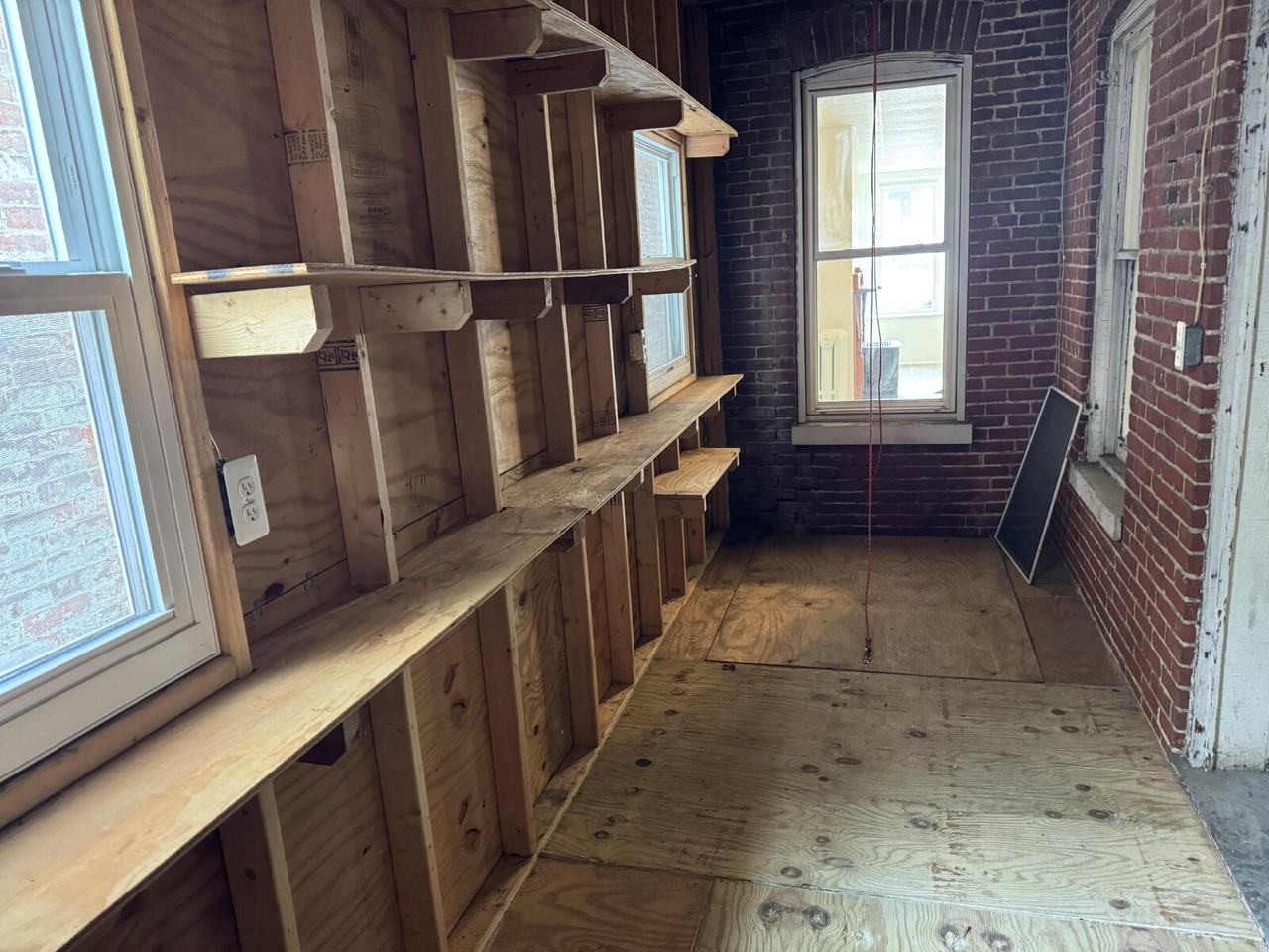 1109 E Philadelphia St - Photo 7 of 20