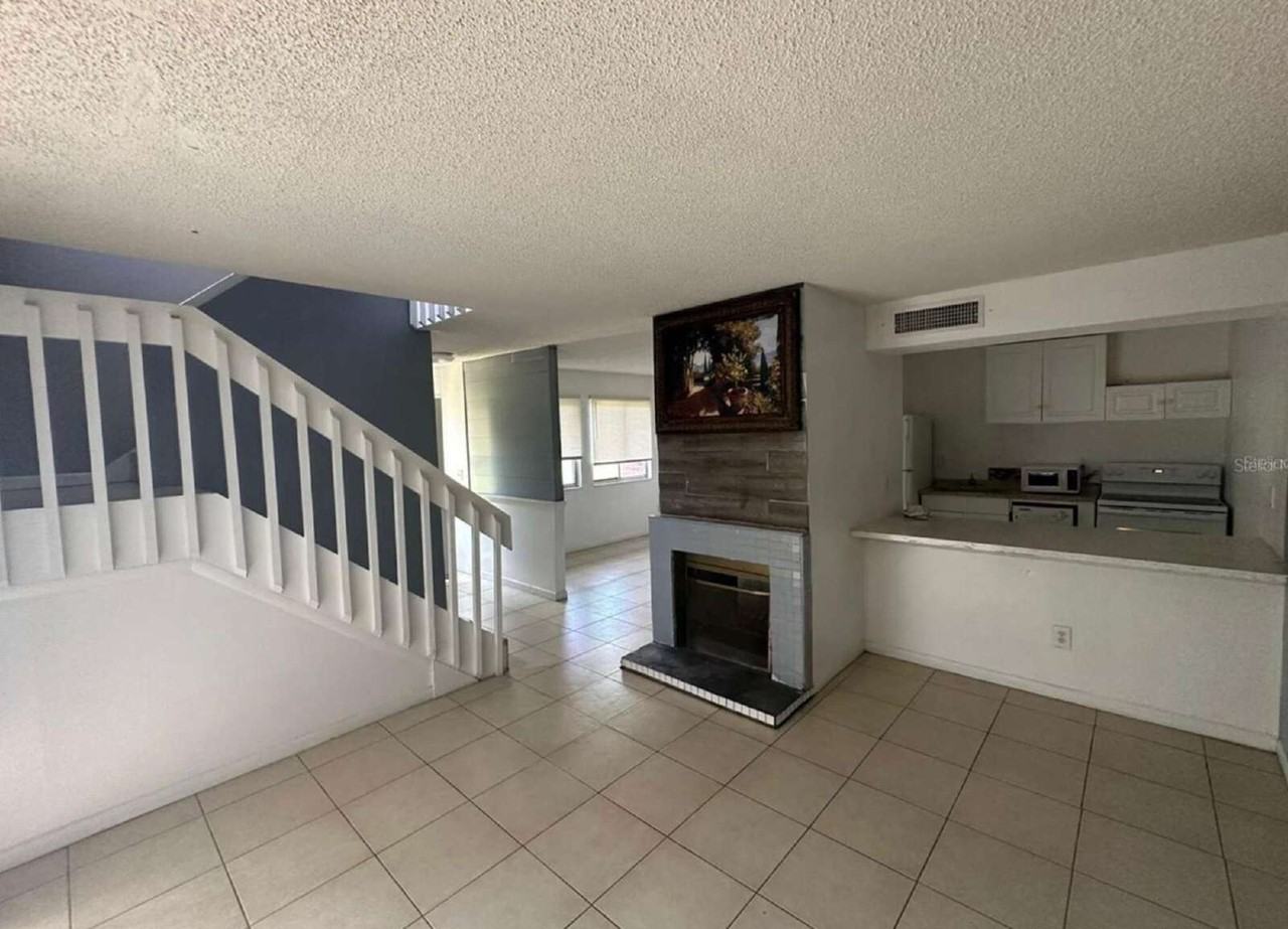 2340 Huntington Green Ct - Photo 2 of 12