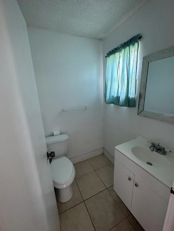 2340 Huntington Green Ct - Photo 4 of 12