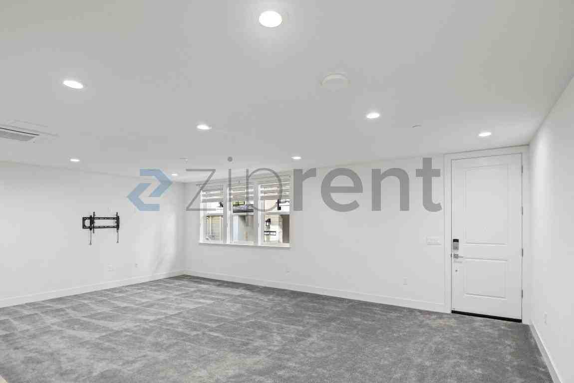 1107 Lorenzini Loop - Photo 4 of 26