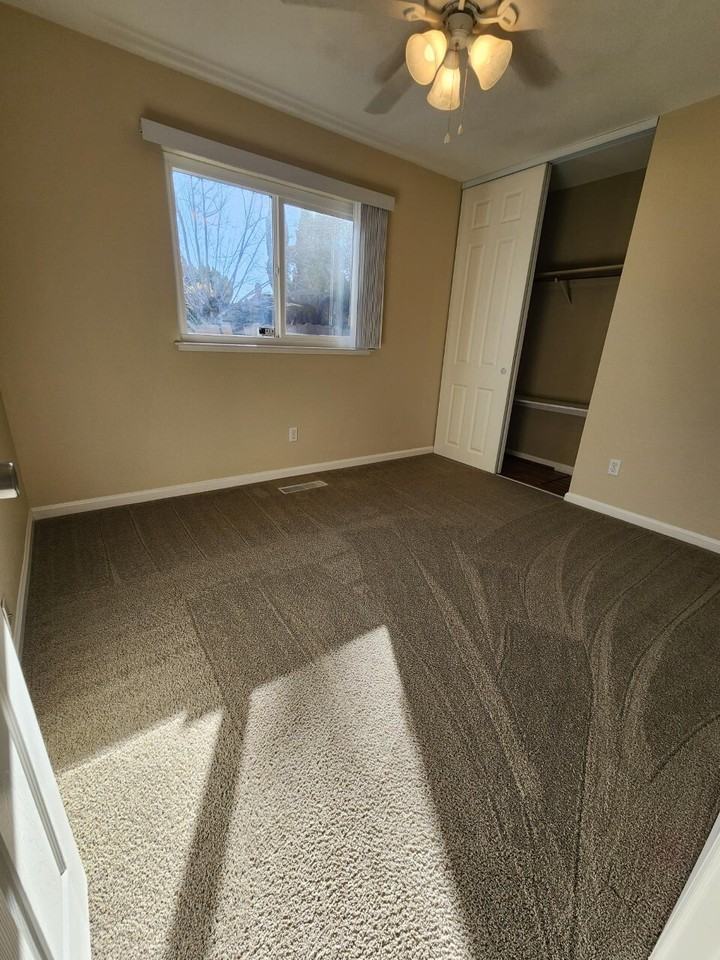 735 Wedgewood Dr - Photo 2 of 19