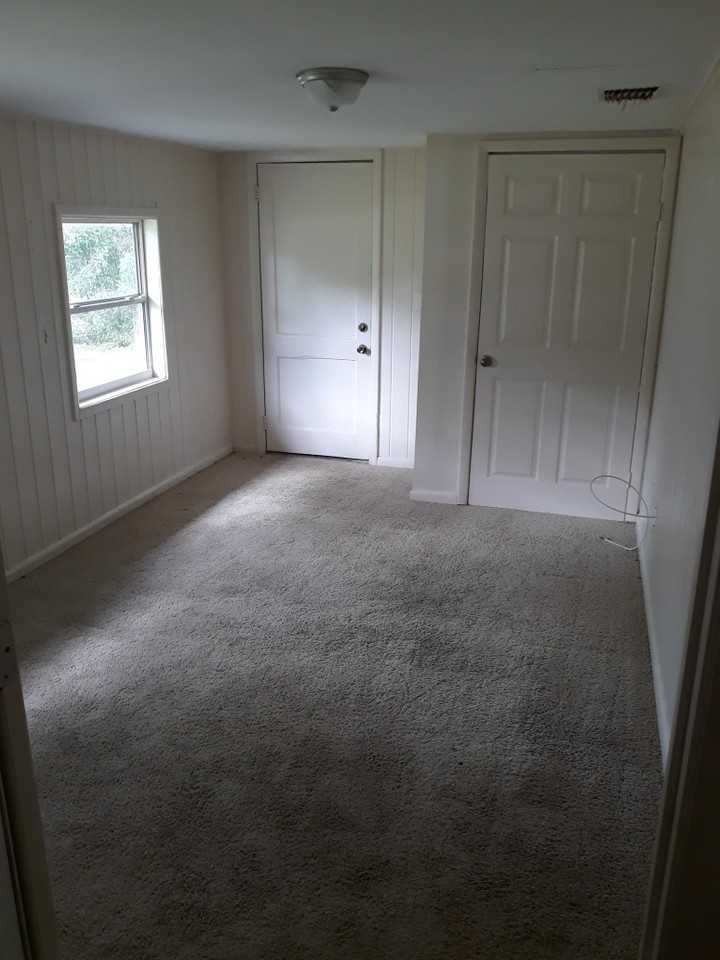 1316 W 12th St - Photo 4 of 24