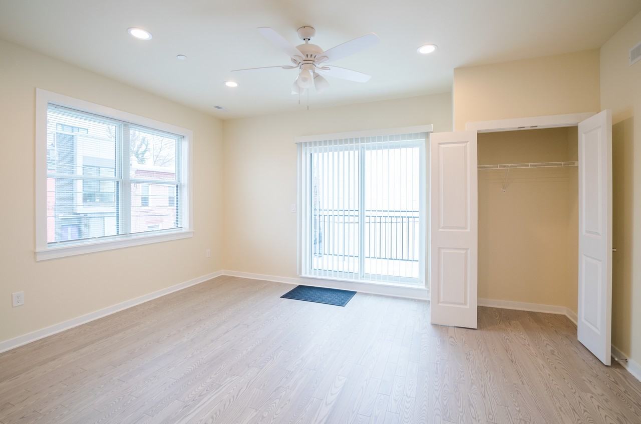 2063 Dickinson St #2 - Photo 3 of 23