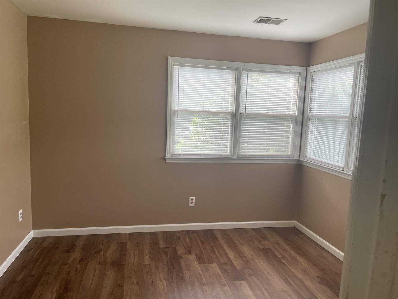 1 160 #1 - Photo 2 of 11