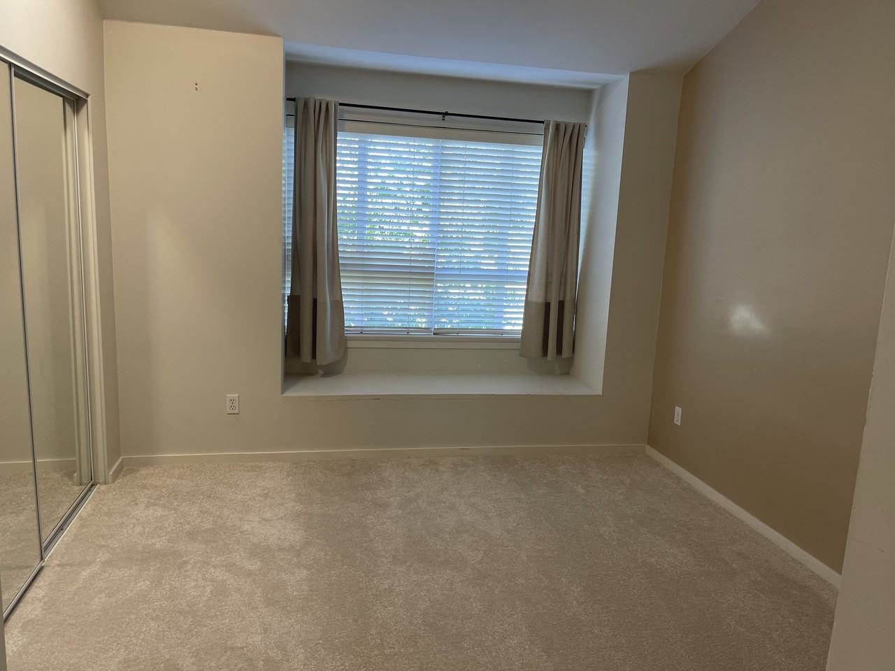 7489 Magnolia Terrace - Photo 5 of 15