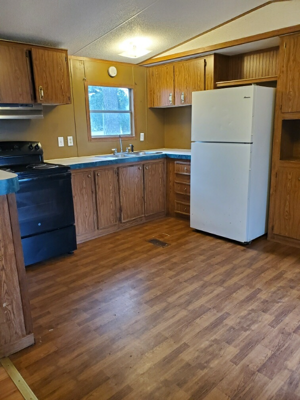 415 Mooney/Lowe #415 - Photo 2 of 9