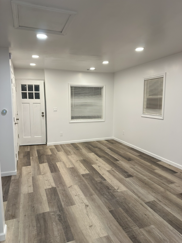 28532 Grayling Ave - Photo 3 of 14