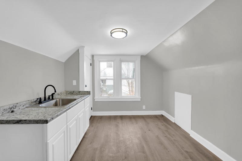 1724 Burgess Rd #3 - Photo 5 of 9