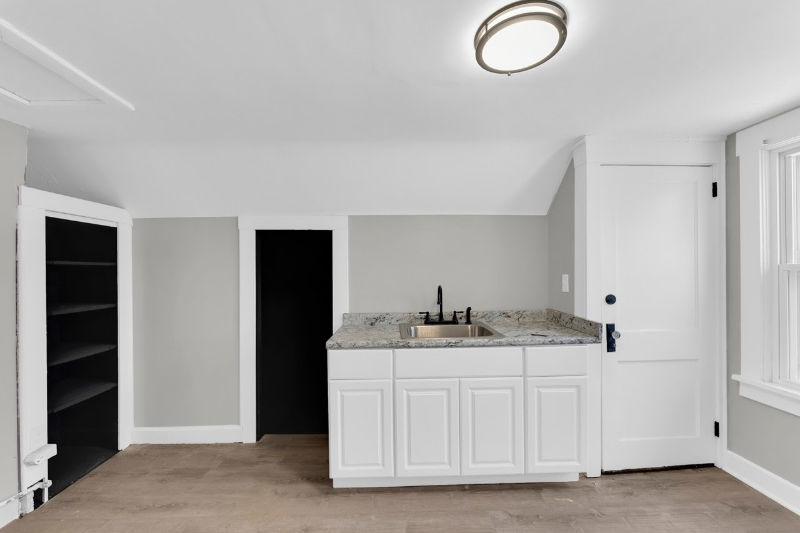 1724 Burgess Rd #3 - Photo 6 of 9