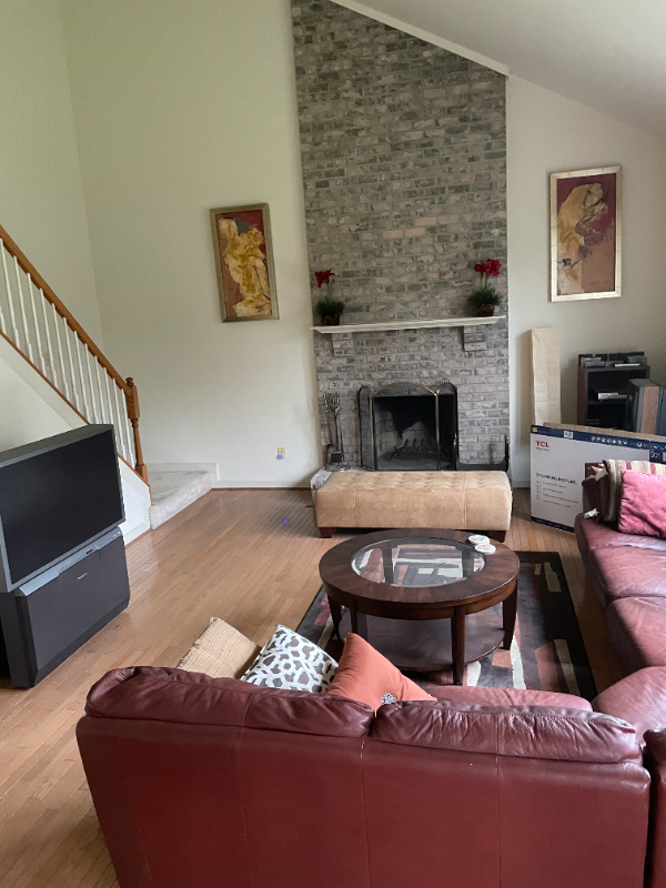 1 Hydeaway Ct - Photo 2 of 8