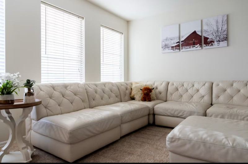 2907 S Waverly St - Photo 3 of 13