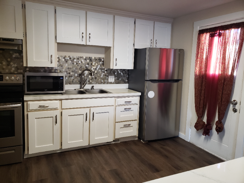 618 11th St W #618 - Photo 7 of 12