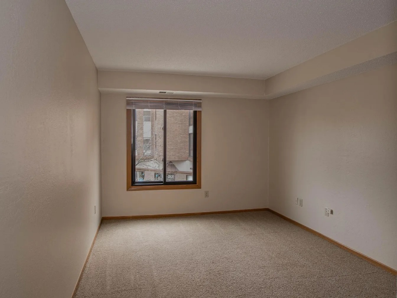 2015 Central Ave Ne - Photo 5 of 8