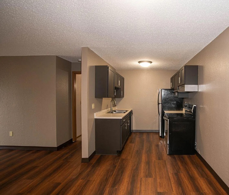 2015 Central Ave Ne - Photo 6 of 8