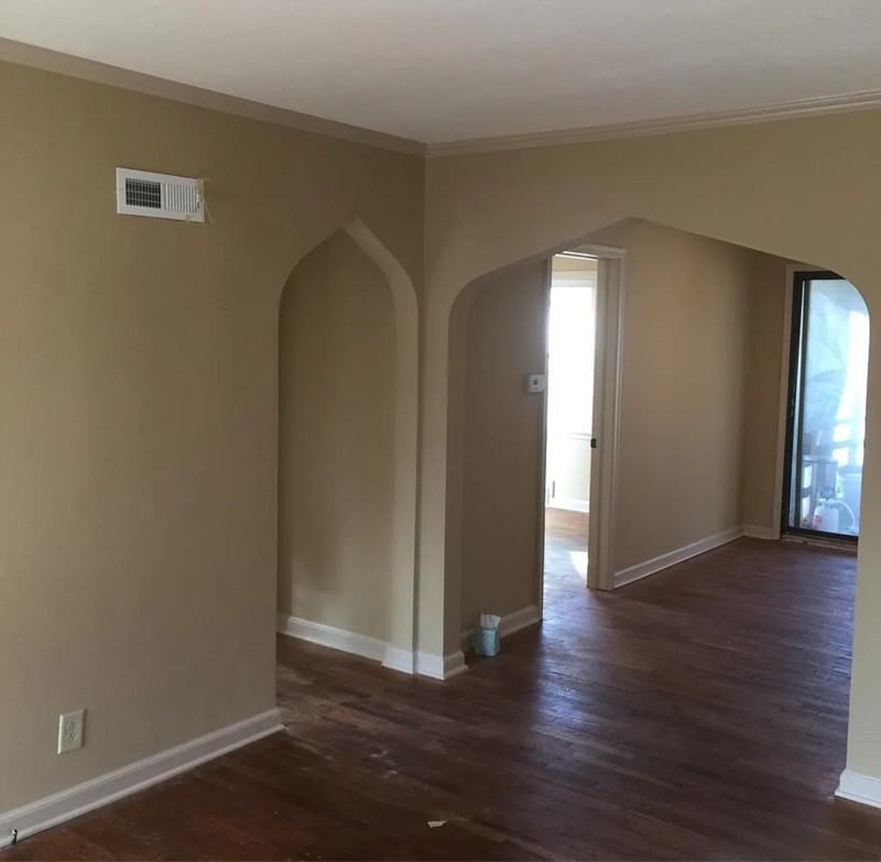 2208 W 48th St - Photo 2 of 10