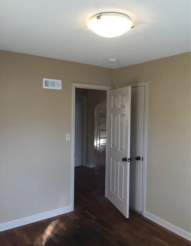 2208 W 48th St - Photo 6 of 10