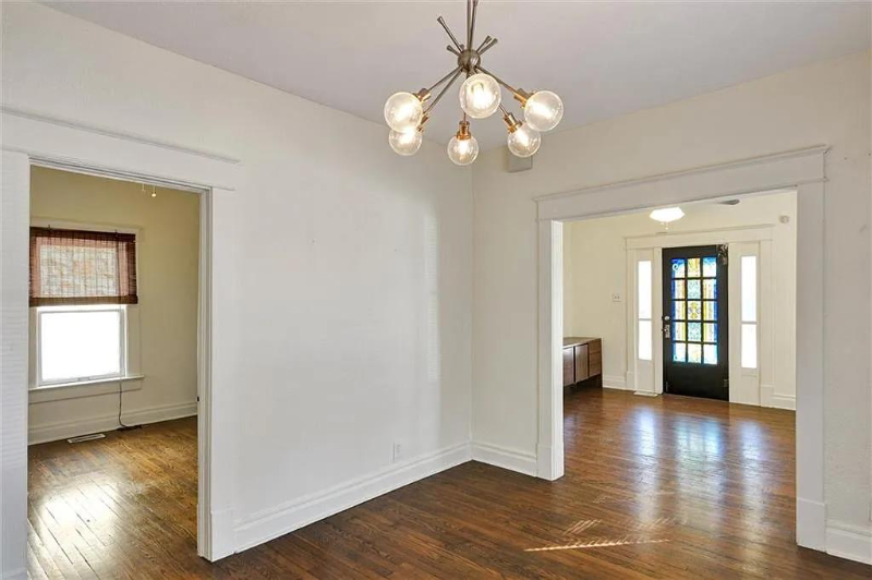 4460 Francis St - Photo 3 of 7